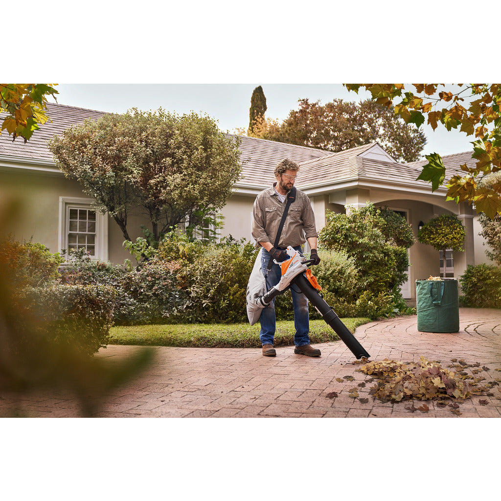 Stihl cordless vacuum shredder SHA 56 / with battery and charger