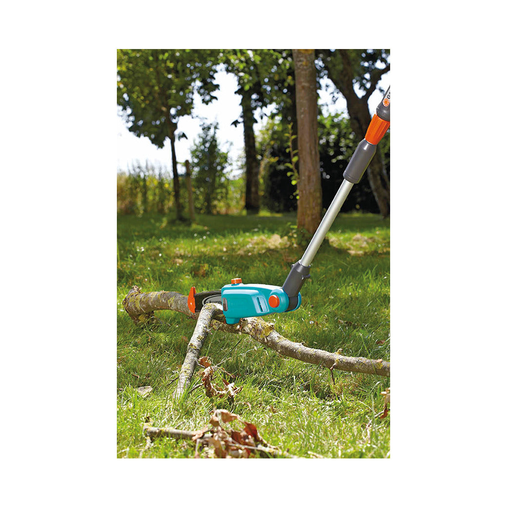 Potatore telescopico a batteria Gardena TCS 20/18V P4A / Set pronto all'uso