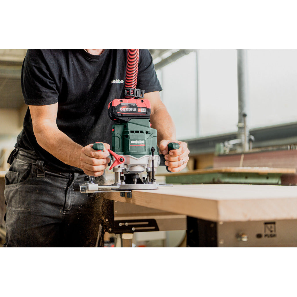 Fresatrice verticale a batteria OFV 18 LTX BL 12