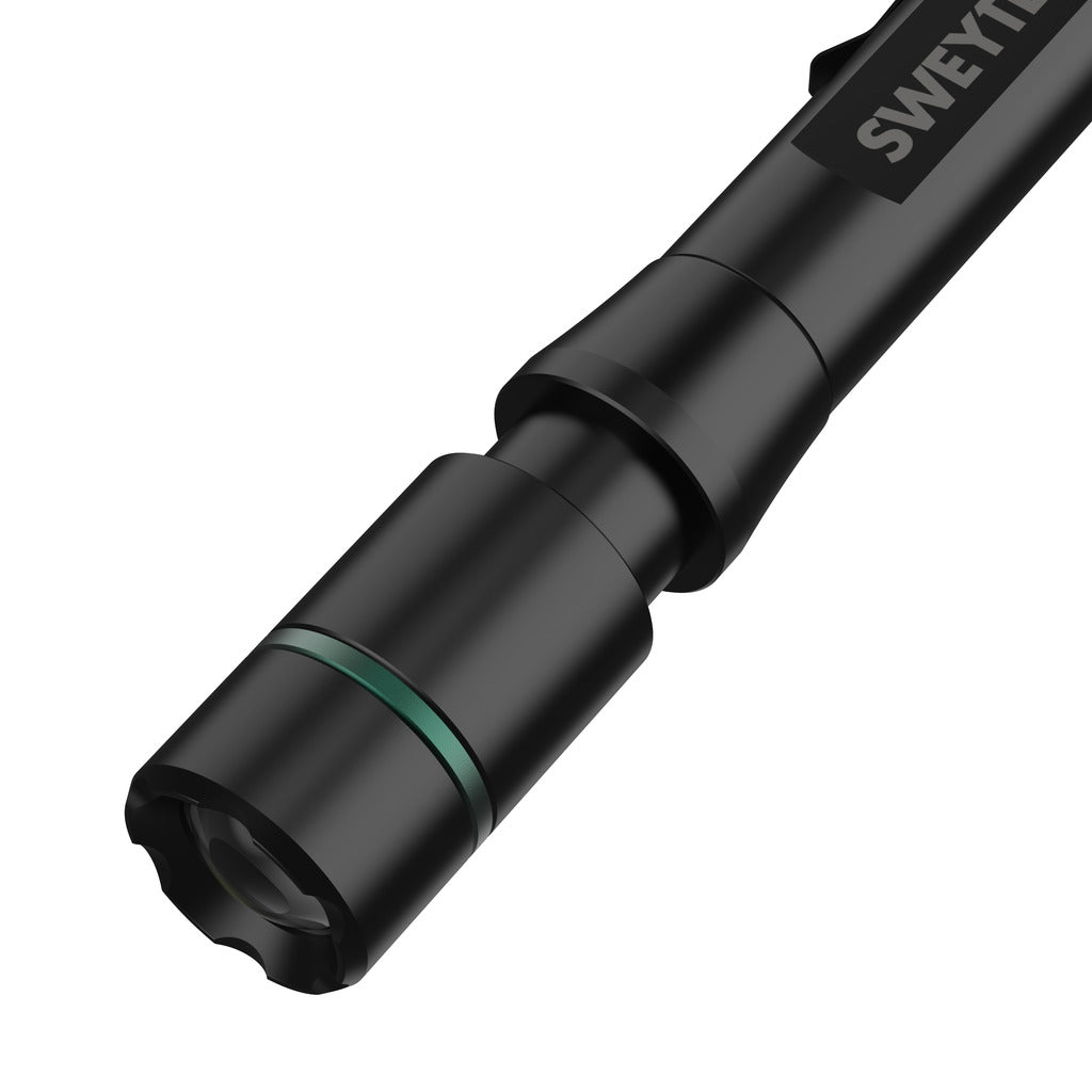 Professional cordless penlight