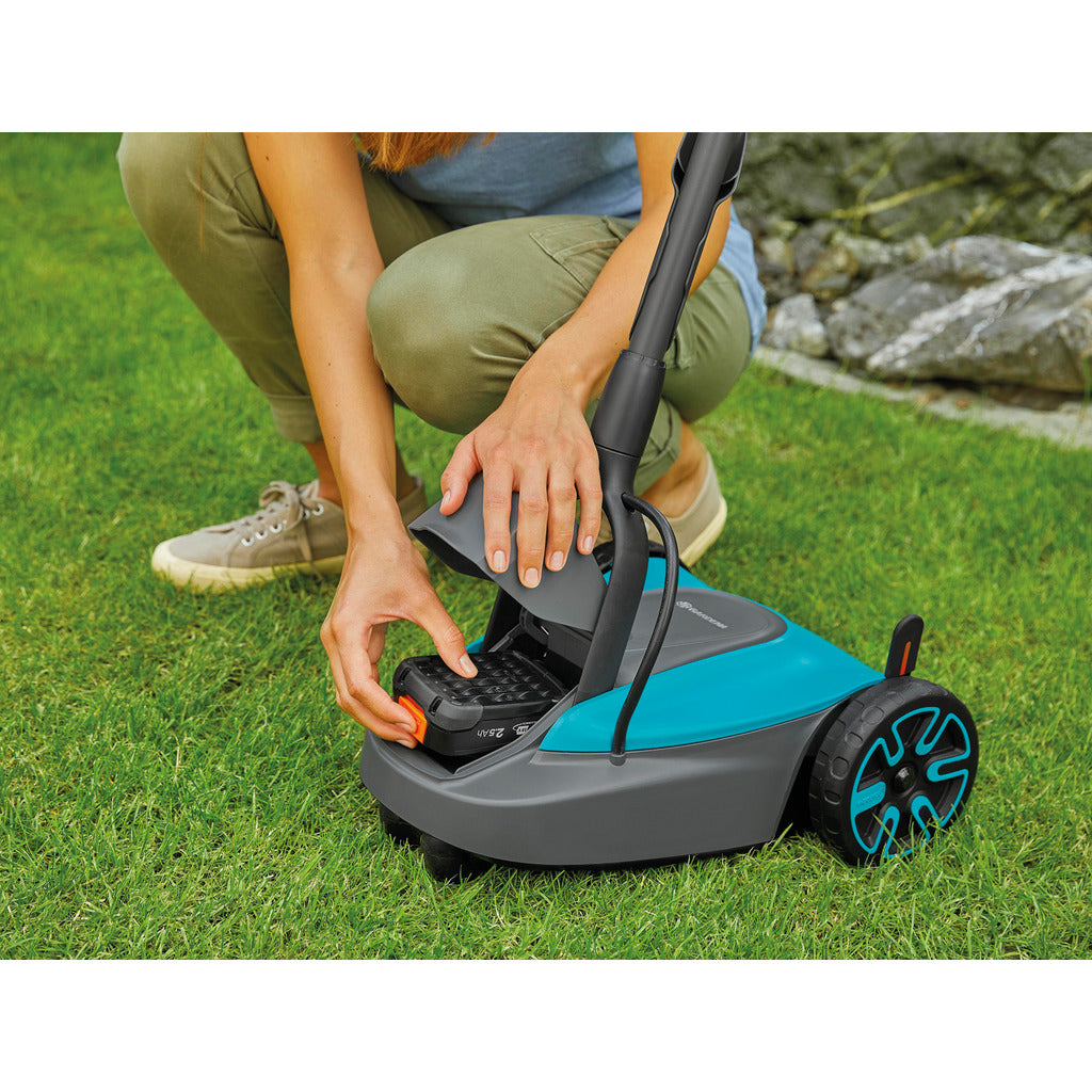 Gardena cordless lawnmower HandyMower 22/18V P4A / Ready-To-Use Set