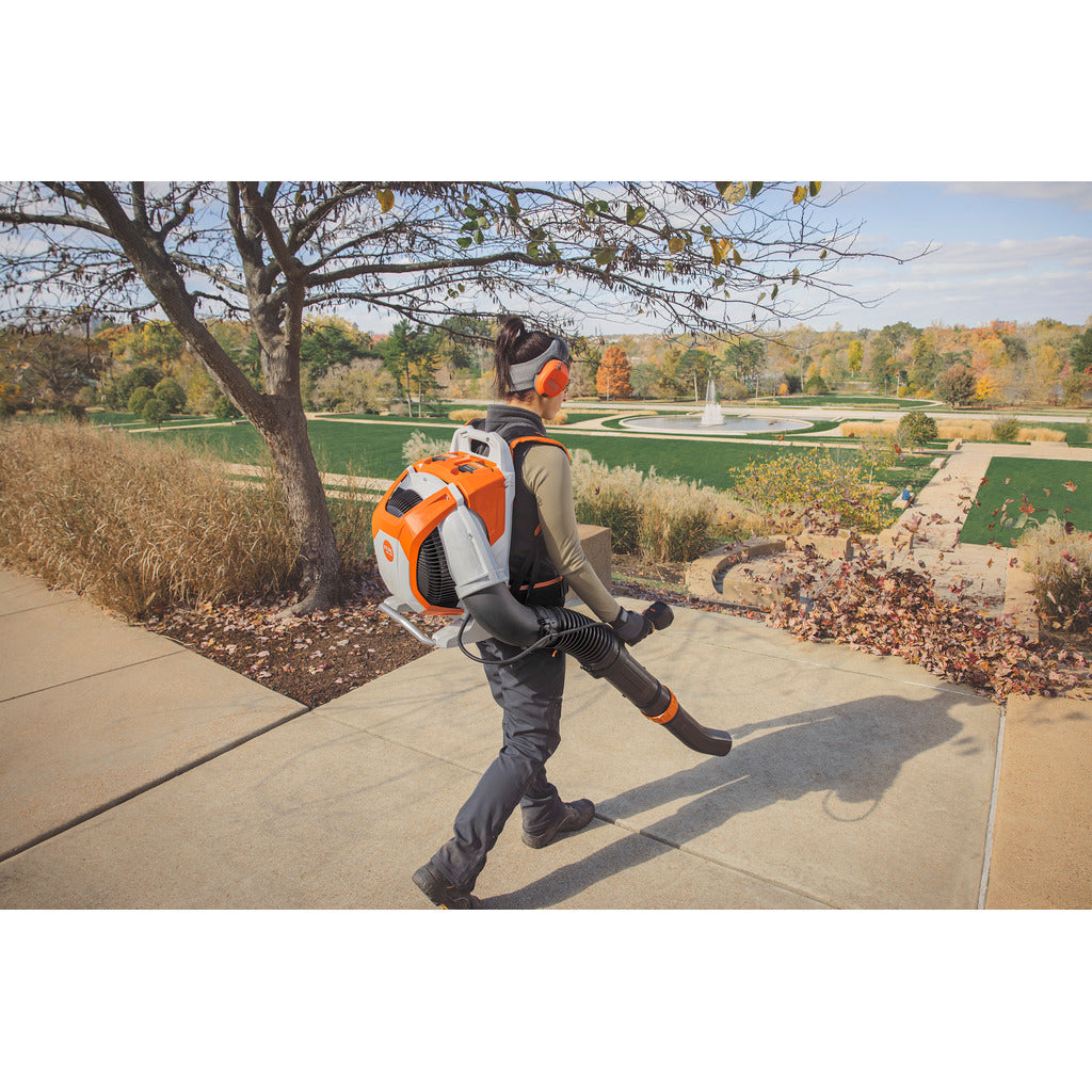 Stihl Akku-Blasgerät BRA 600 B / ohne Akku und Ladegerät