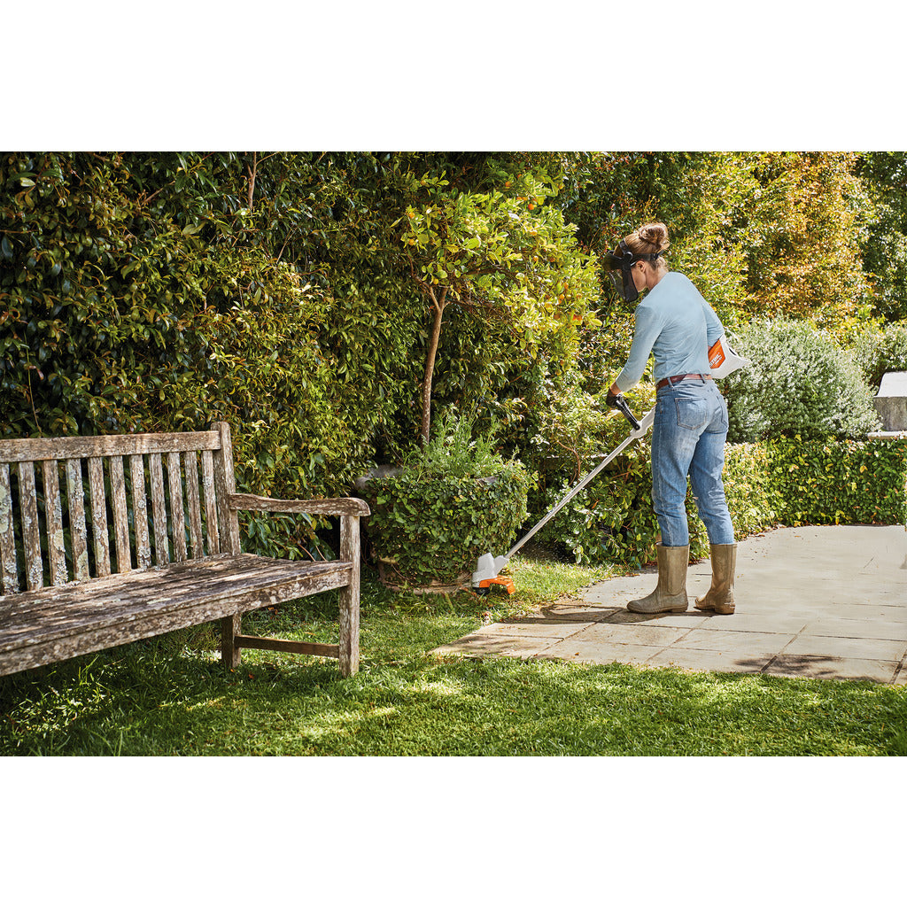 Stihl cordless brush cutter FSA 57 / with AK 10 battery and charger