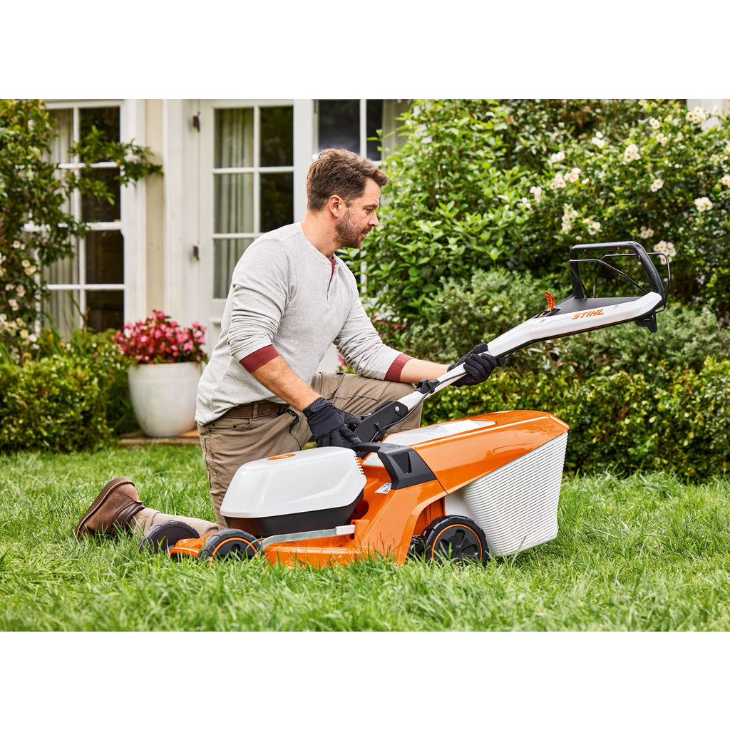 Stihl cordless lawn mower set RMA 448 V / with AK 30 S battery and charger