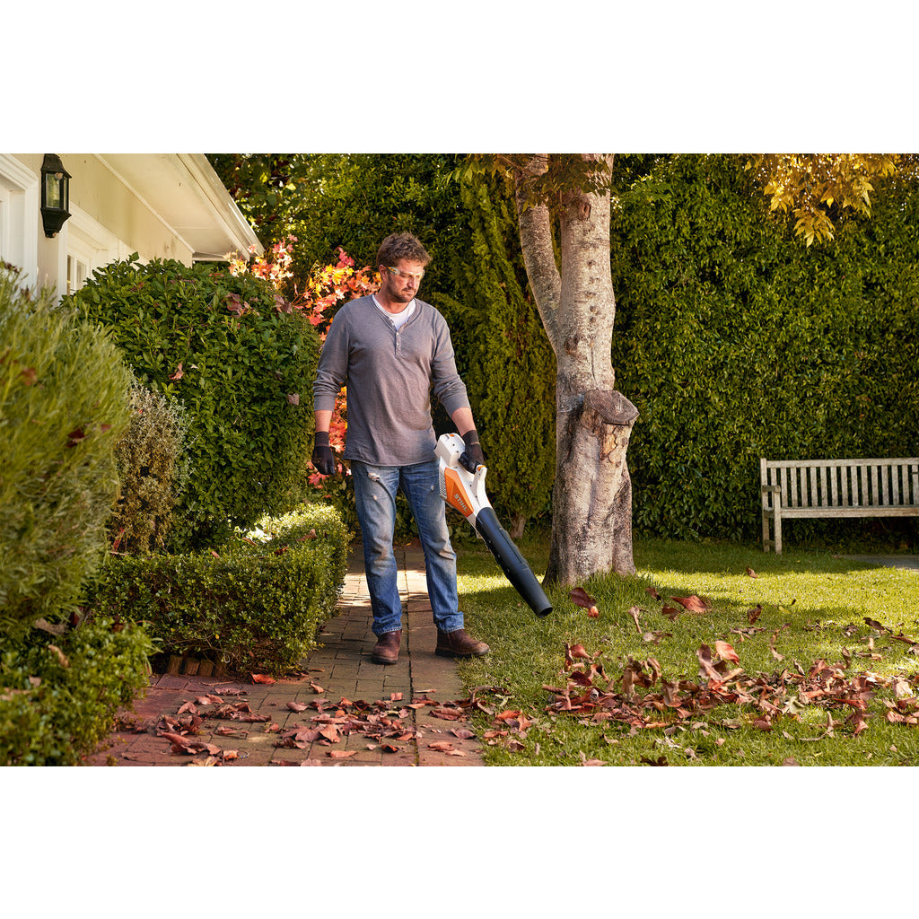 Stihl Akku-Blasgerät BGA 57 / mit Akku und Ladegerät