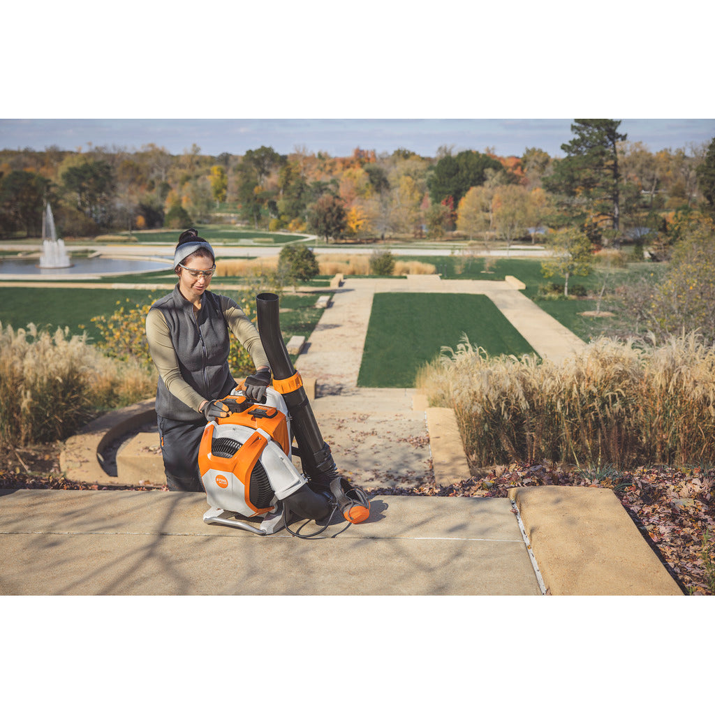 Stihl Akku-Blasgerät BRA 600 B / ohne Akku und Ladegerät