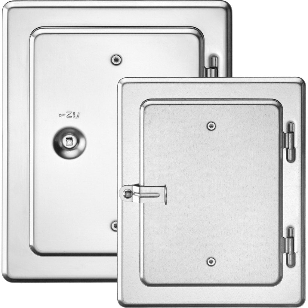 Fireplace door with square lock