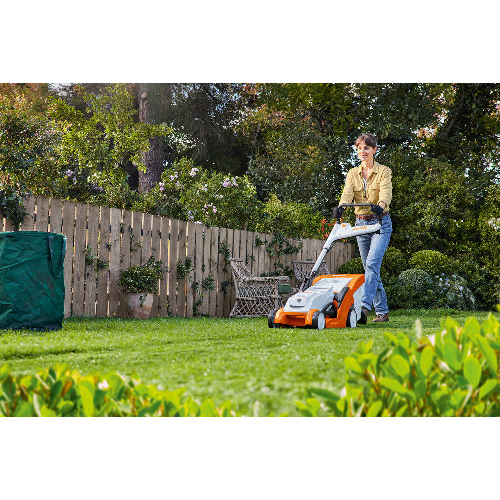 Stihl cordless lawn mower set RMA 239 C / with AK 30 battery and charger