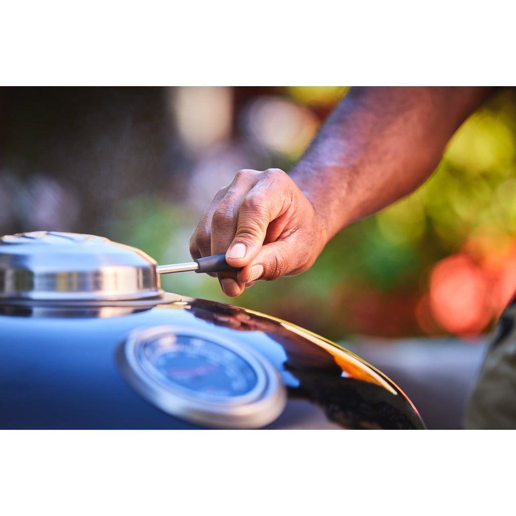 Napoleon charcoal kettle grill PRO22K-LEG-3