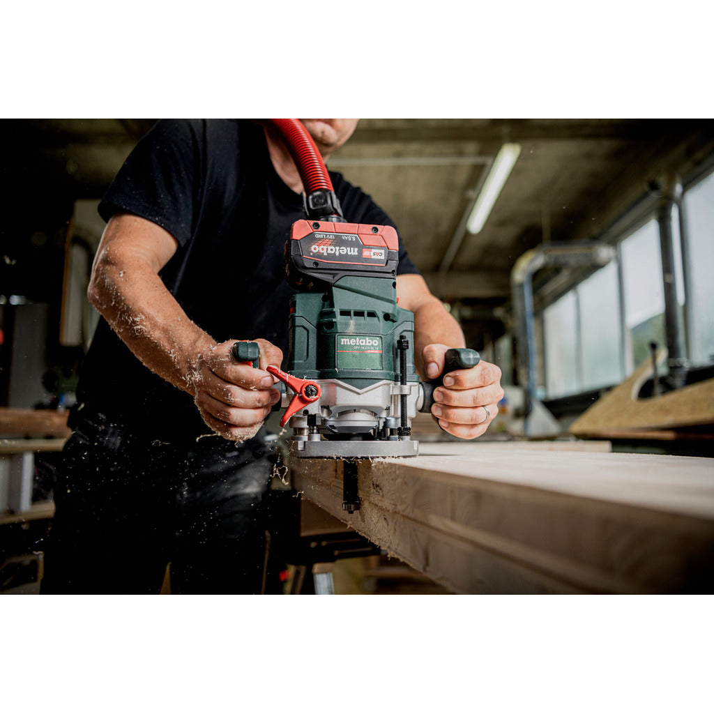 Fresatrice verticale a batteria OFV 18 LTX BL 12