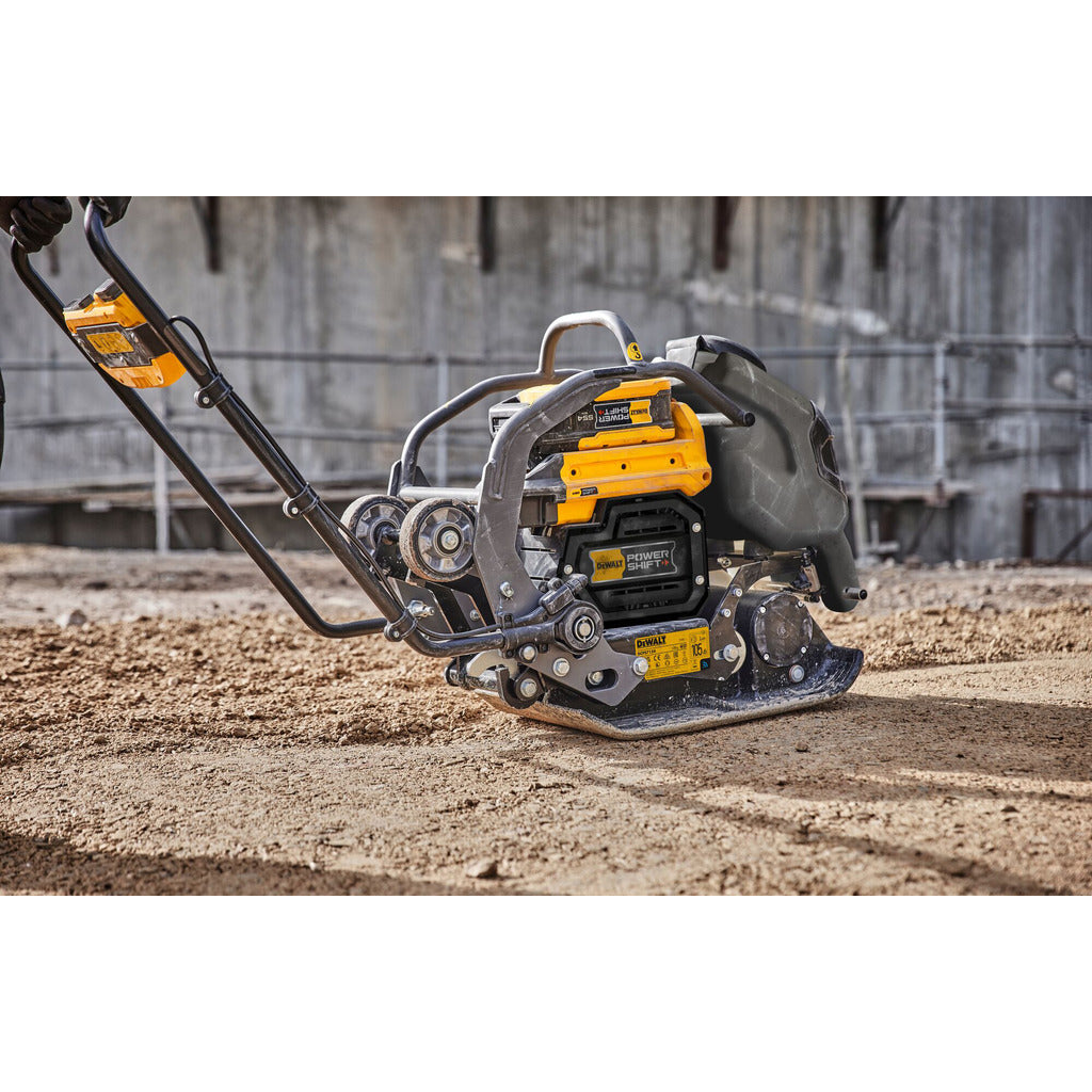 POWERSHIFT battery-powered vibratory plate DCPS7154N-XJ