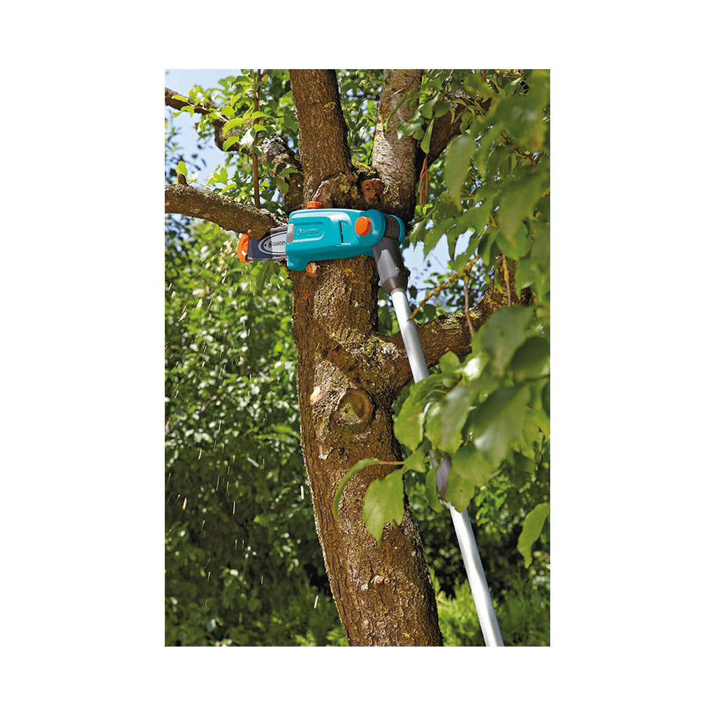 Potatore telescopico a batteria Gardena TCS 20/18V P4A / Set pronto all'uso