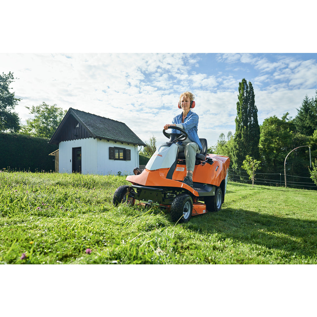 Trattorino tagliaerba Stihl RT 4082