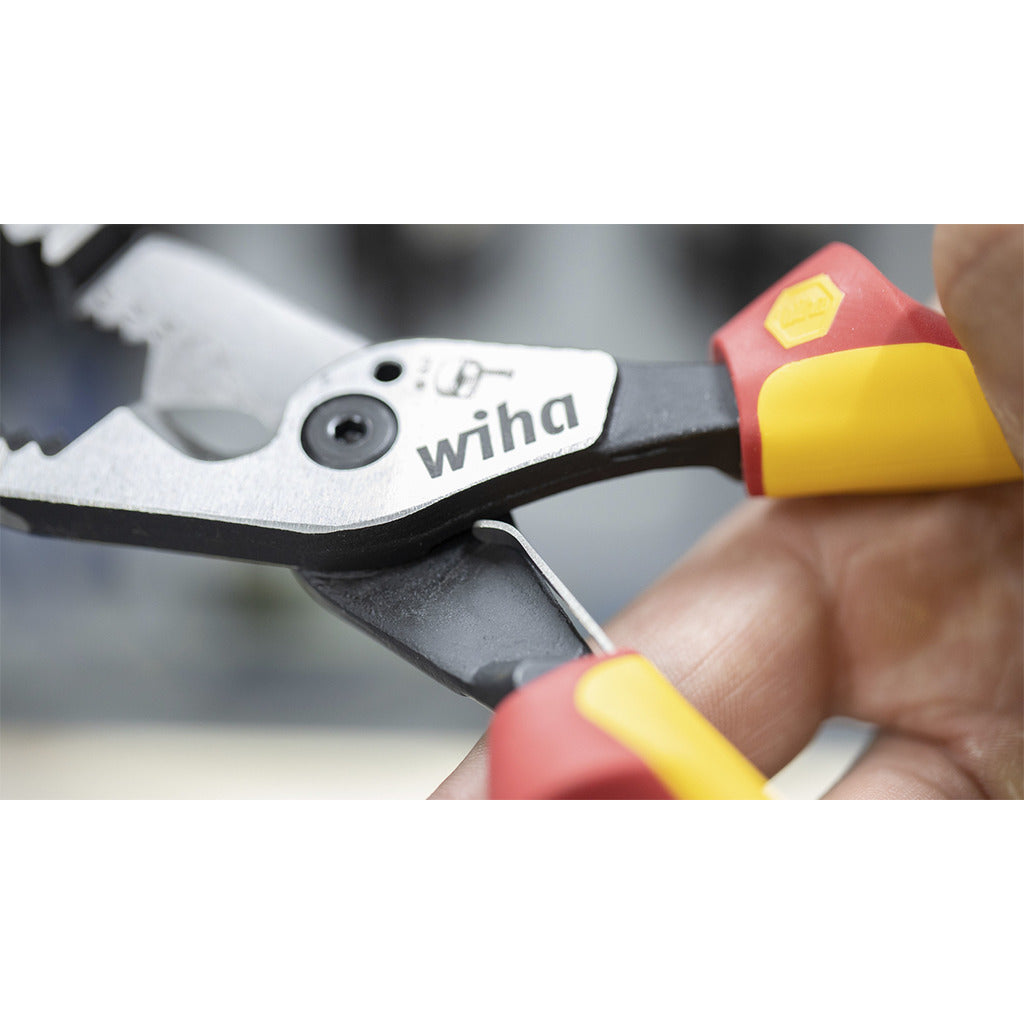 Pinza multifunzionale 8 in 1