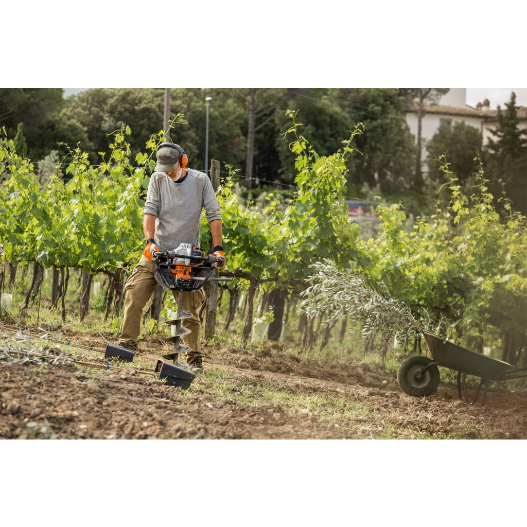 Stihl earth drill BT 131 / one-man