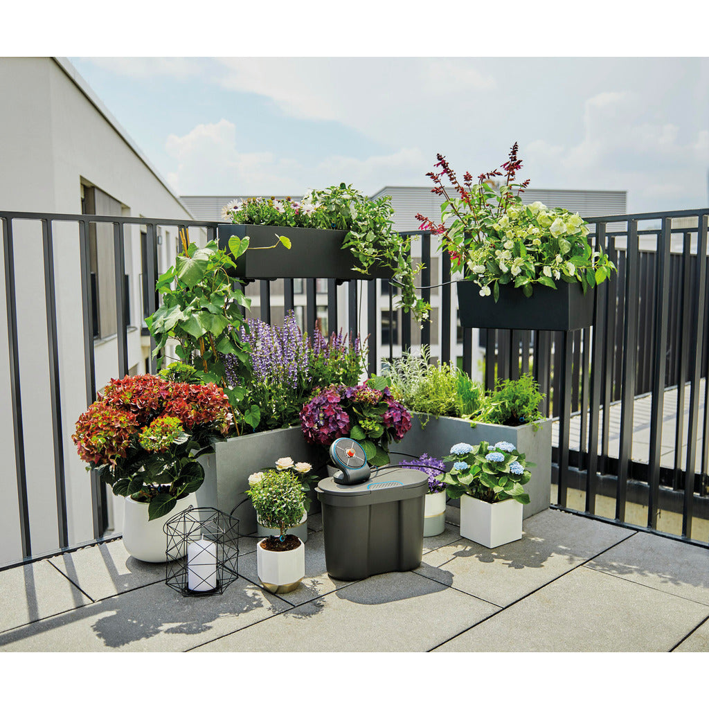 Solar irrigation AquaBloom set including water reservoir