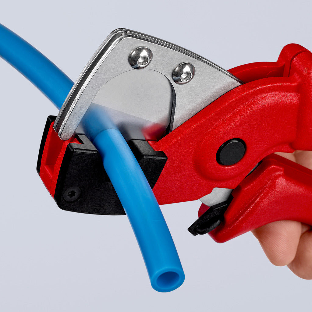 Pipe cutter