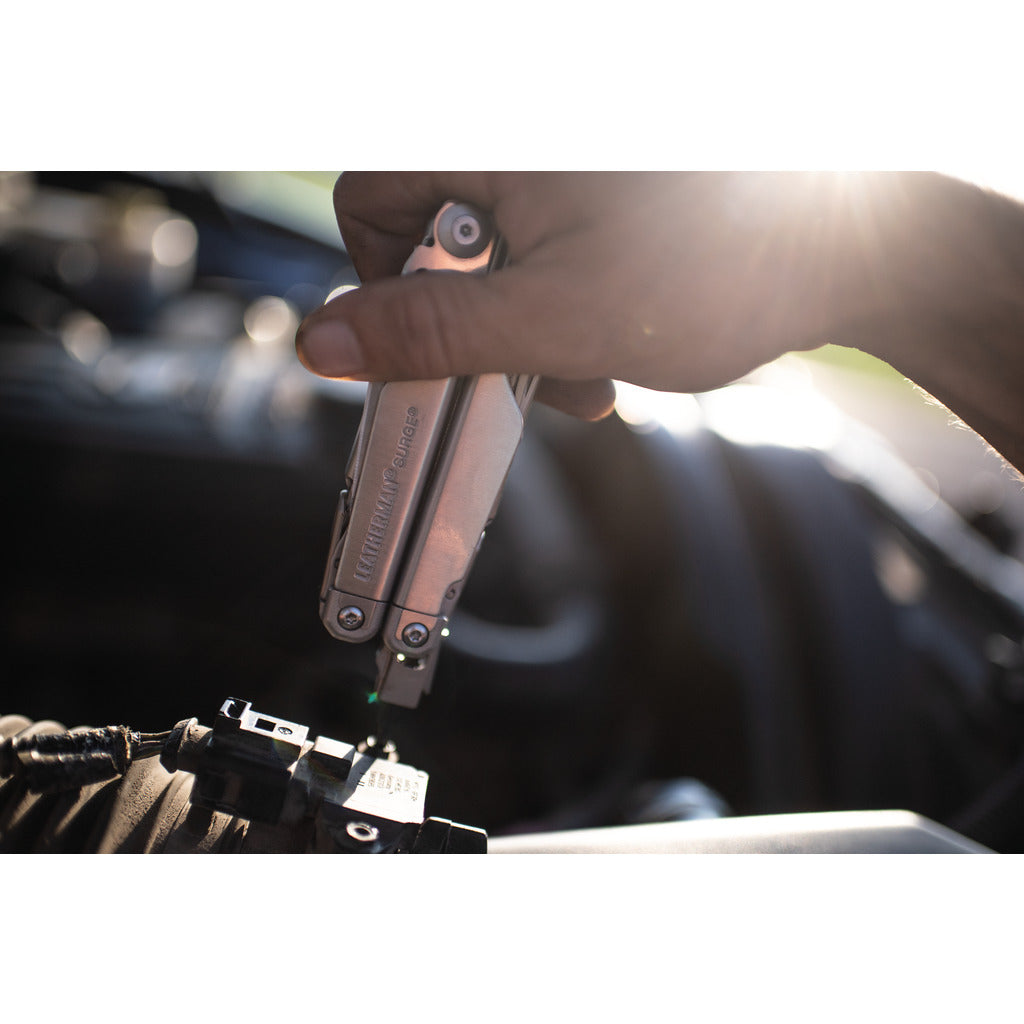 Multifunctional tool SURGE®