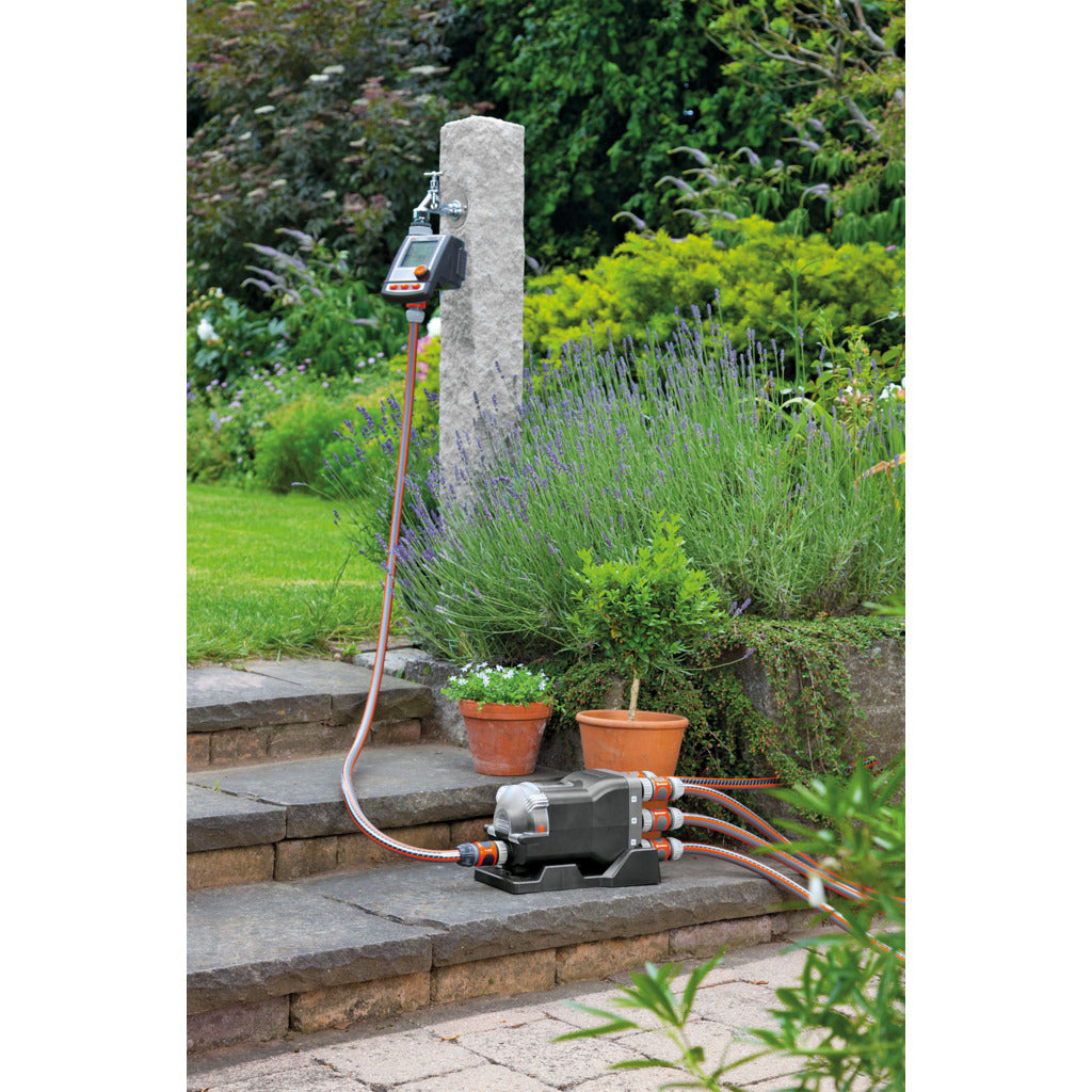 Automatic water distributor