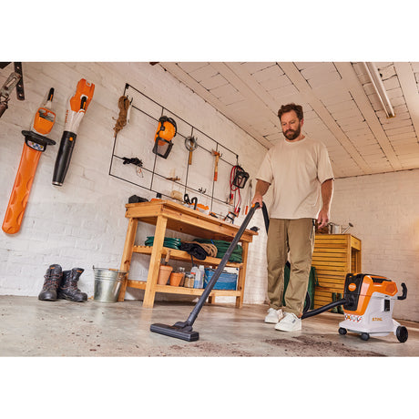 Aspirapolvere a batteria per liquidi e solidi Stihl SEA 60 L / con AK 20 e caricabatterie AL 101