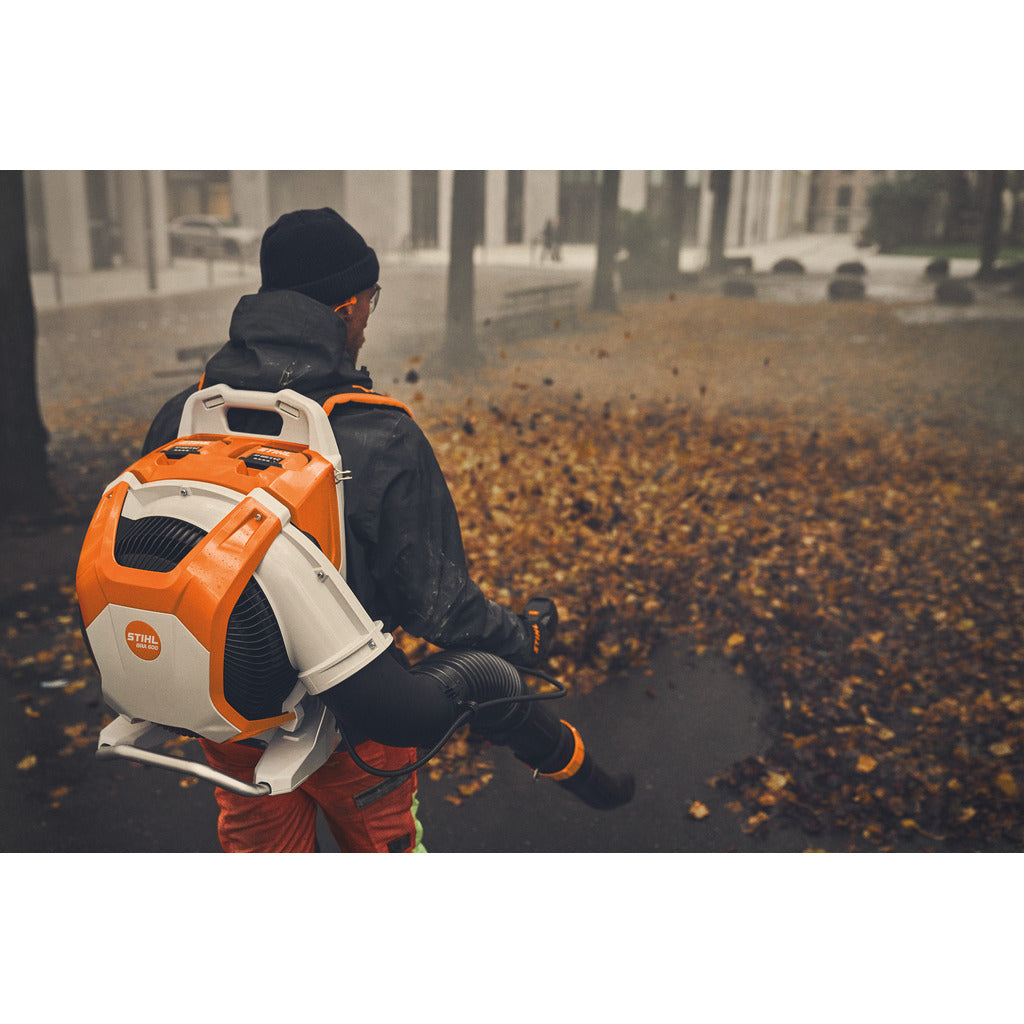 Stihl Akku-Blasgerät BRA 600 B / ohne Akku und Ladegerät
