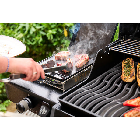 Napoleon Gasgriller Freestyle™ 365 mit Seitenkocher