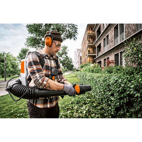 Stihl Akku-Blasgerät BRA 280 B / ohne Akku und Ladegerät