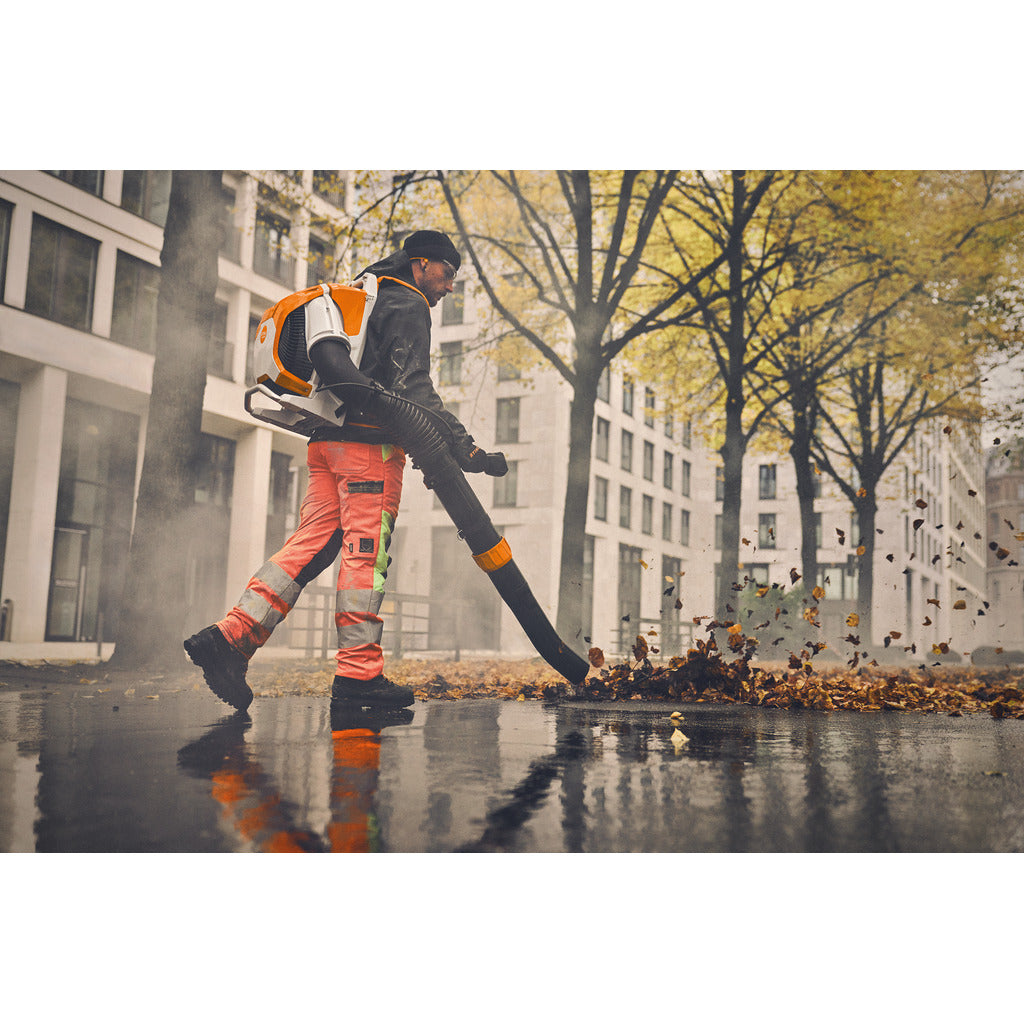 Stihl Akku-Blasgerät BRA 600 B / ohne Akku und Ladegerät