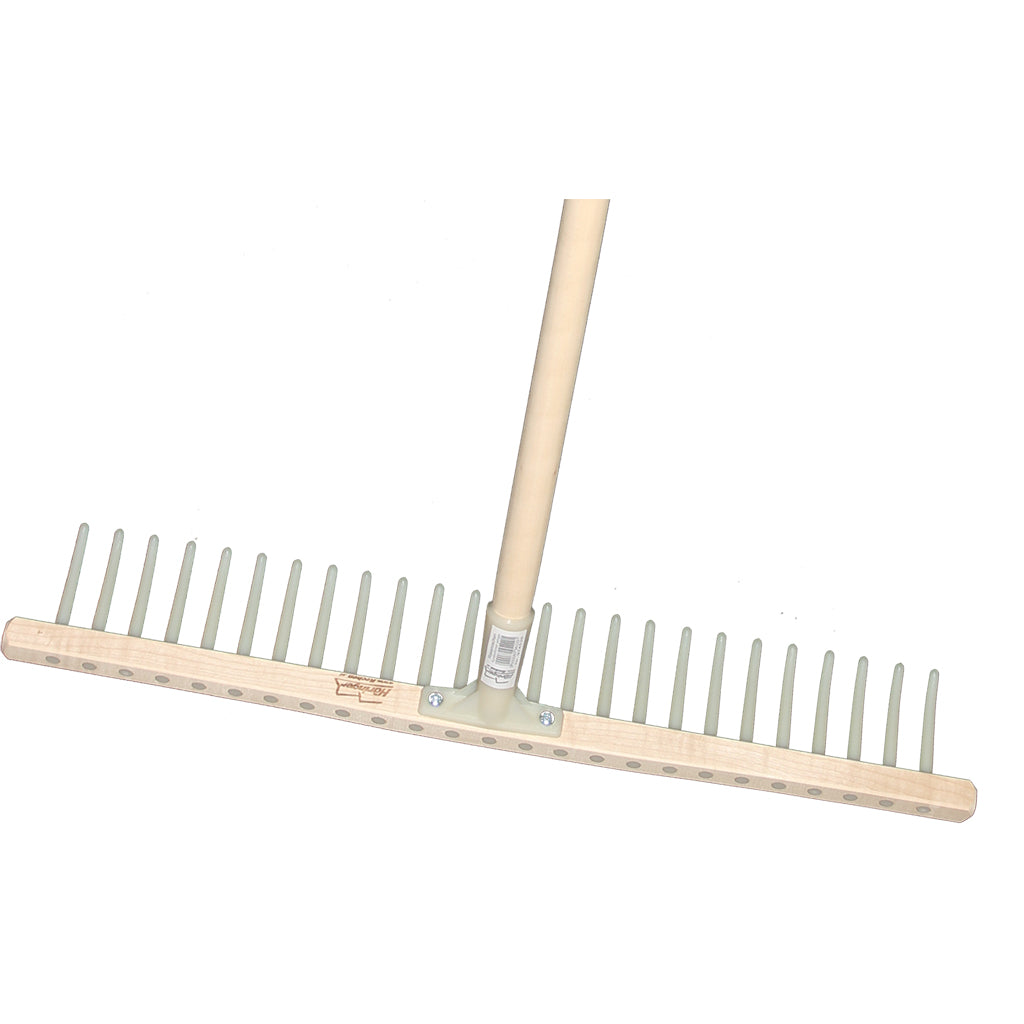 Lawn rake with handle