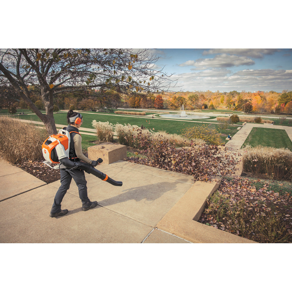 Stihl Akku-Blasgerät BRA 600 B / ohne Akku und Ladegerät