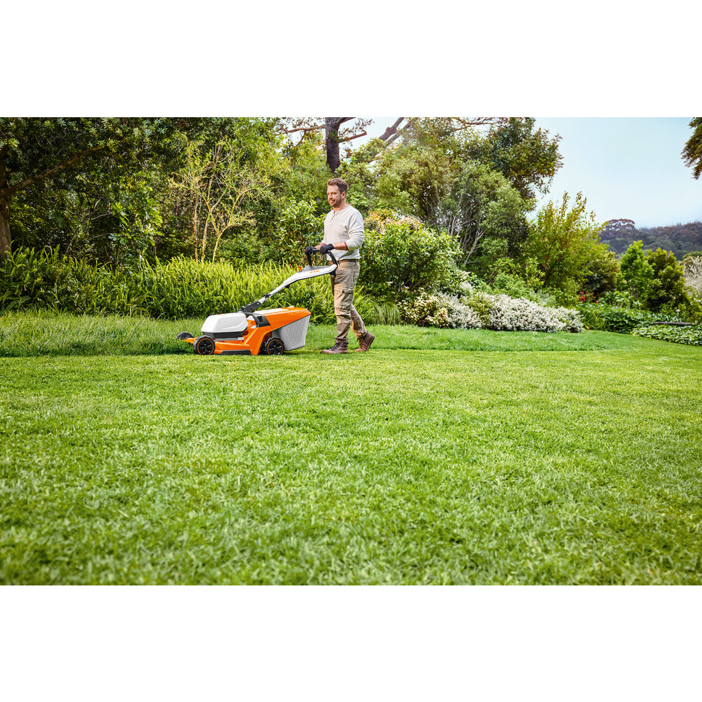 Stihl Akku-Rasenmäher Set RMA 448 V / mit Akku AK 30 S und Ladegerät