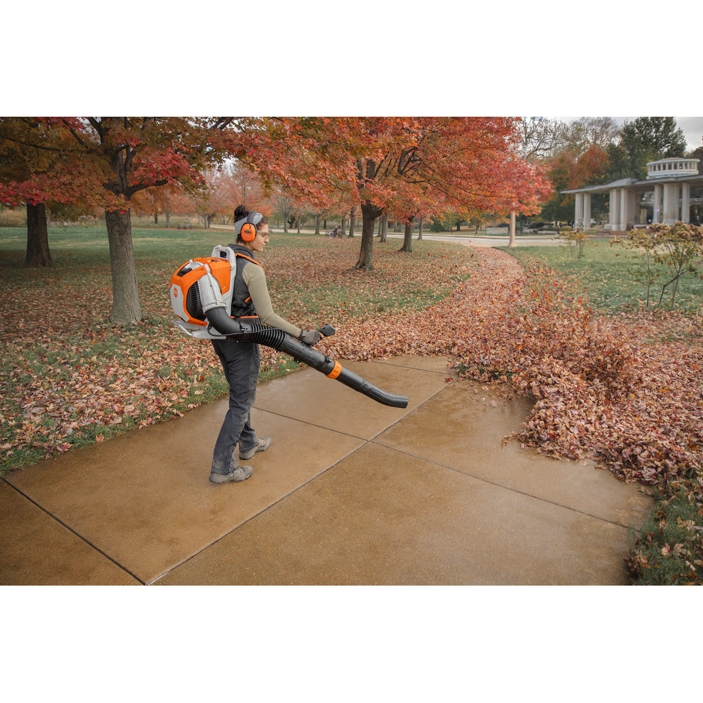 Stihl Akku-Blasgerät BRA 600 B / ohne Akku und Ladegerät