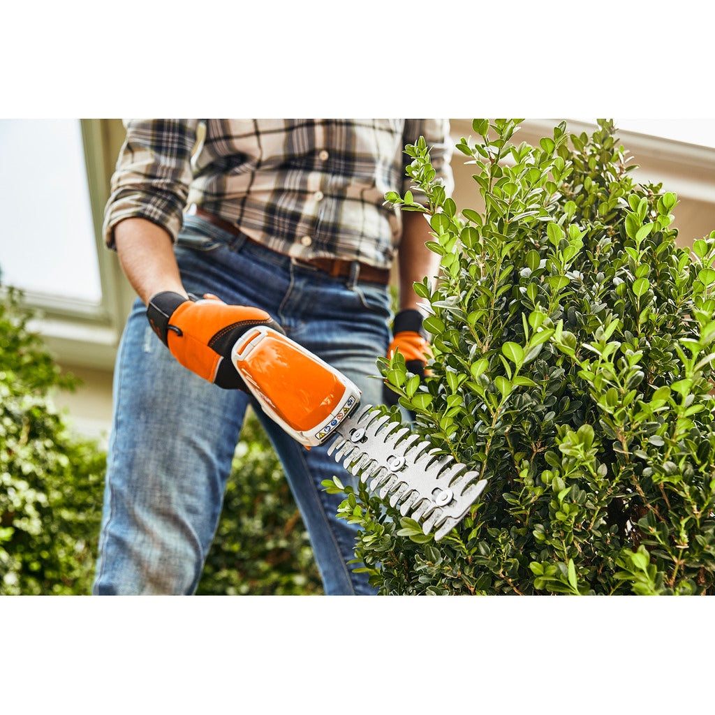 Stihl cordless shrub shears HSA 26 / with AS 2 battery and AL1 charger