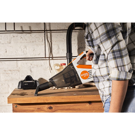 Stihl Akku-Handsauger-Set SEA 20 + Kühltasche