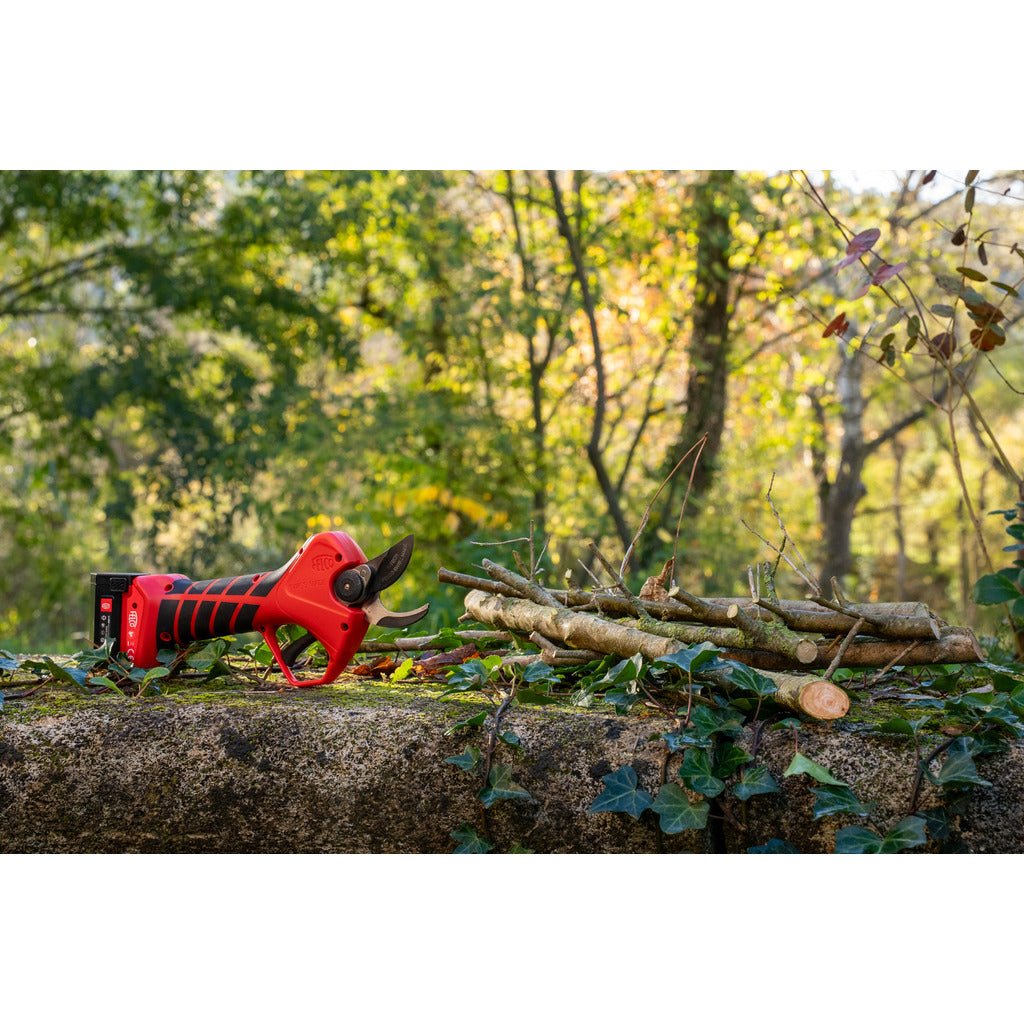 Akku Baum-, Rebschere FELCO F2e / mit Akku und Powerpack